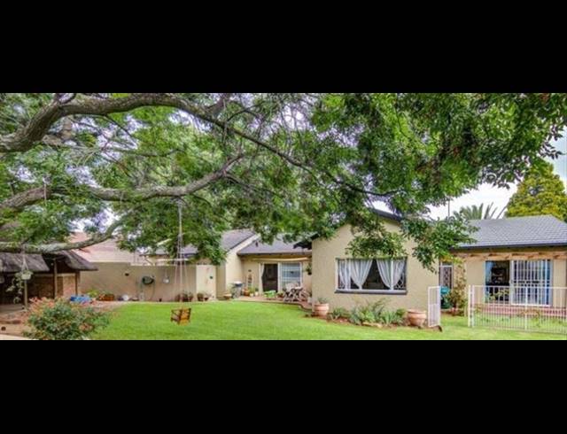 3 BEDROOM HOUSE FOR SALE IN BIRCHLEIGH